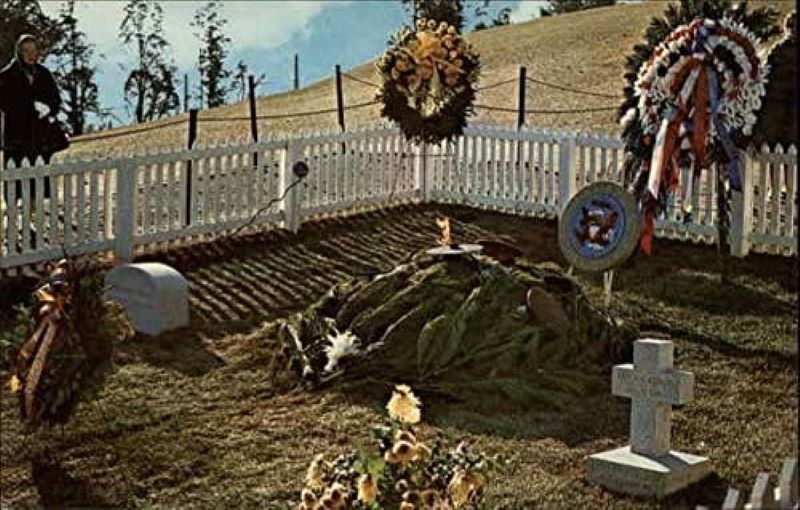 JFK's original grave at Arlington National Cemetery.