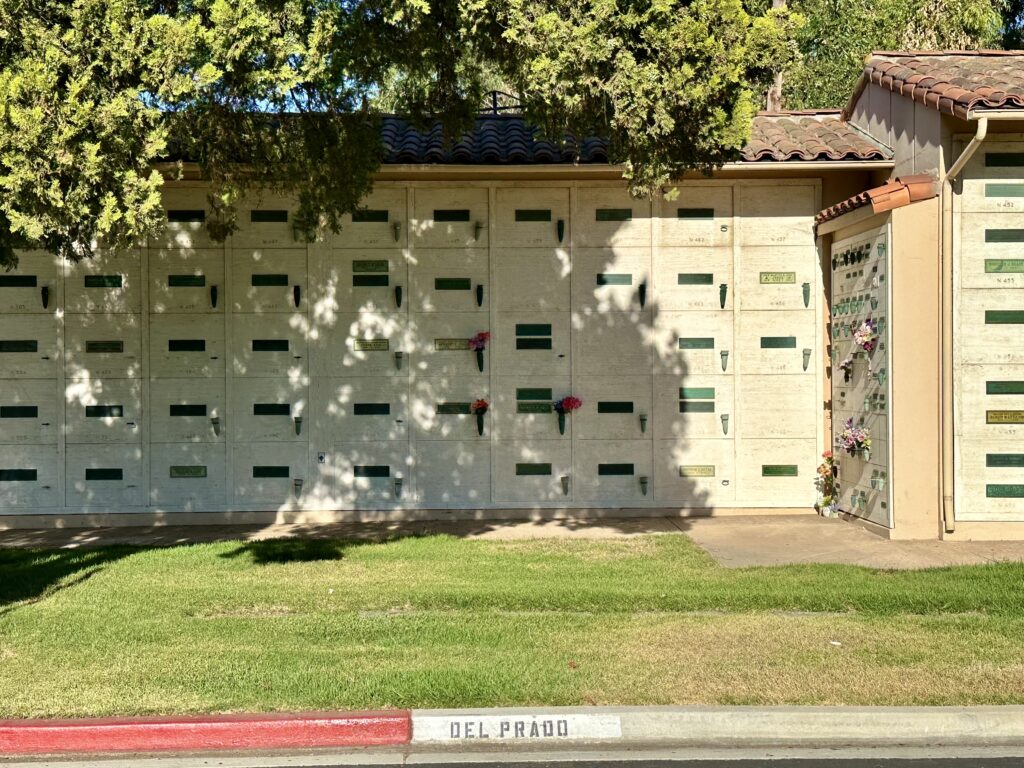 Del Prado Mausoleum, Inglewood Park