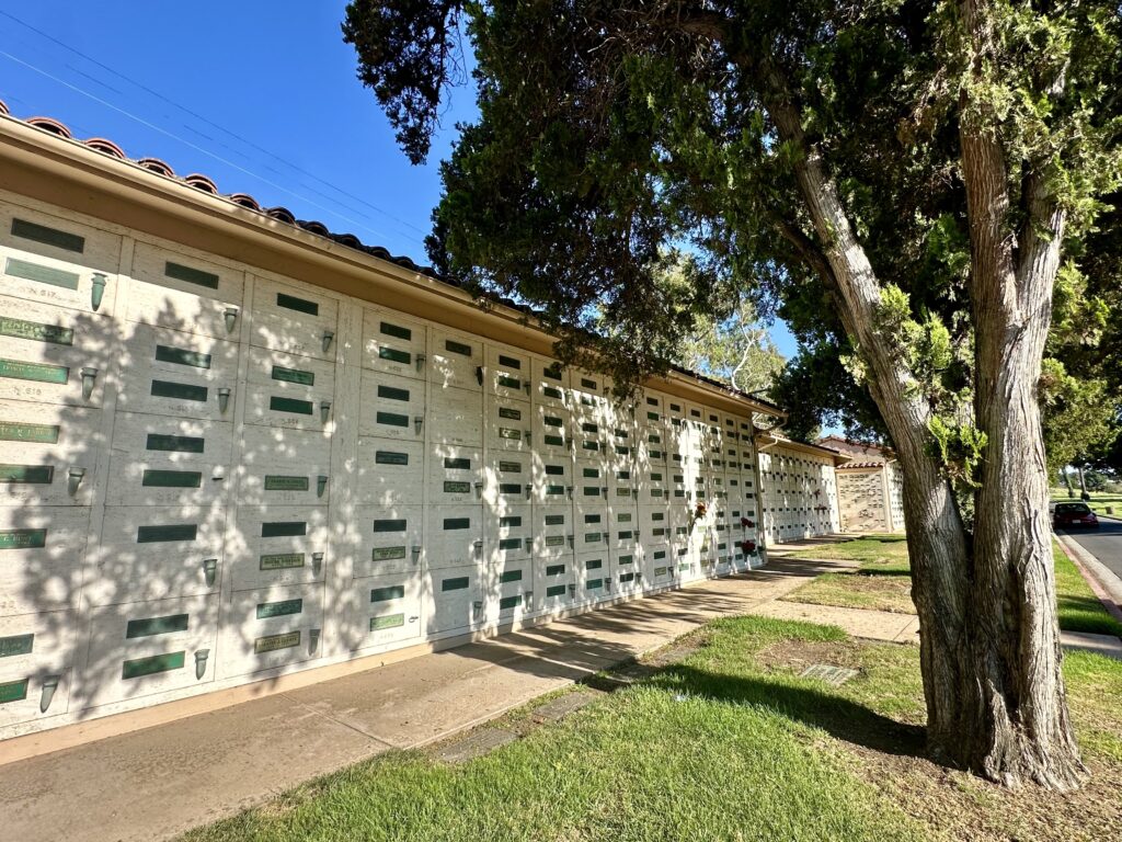 Del Prado Mausoleum, Inglewood Park