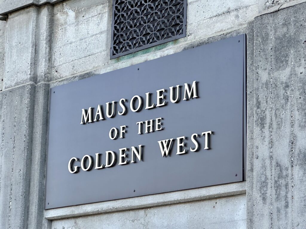 Mausoleum of the Golden West, Inglewood Park