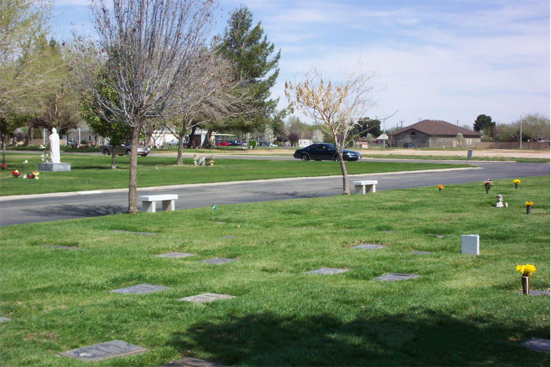 Double depth lawn crypt in Challenger Garden