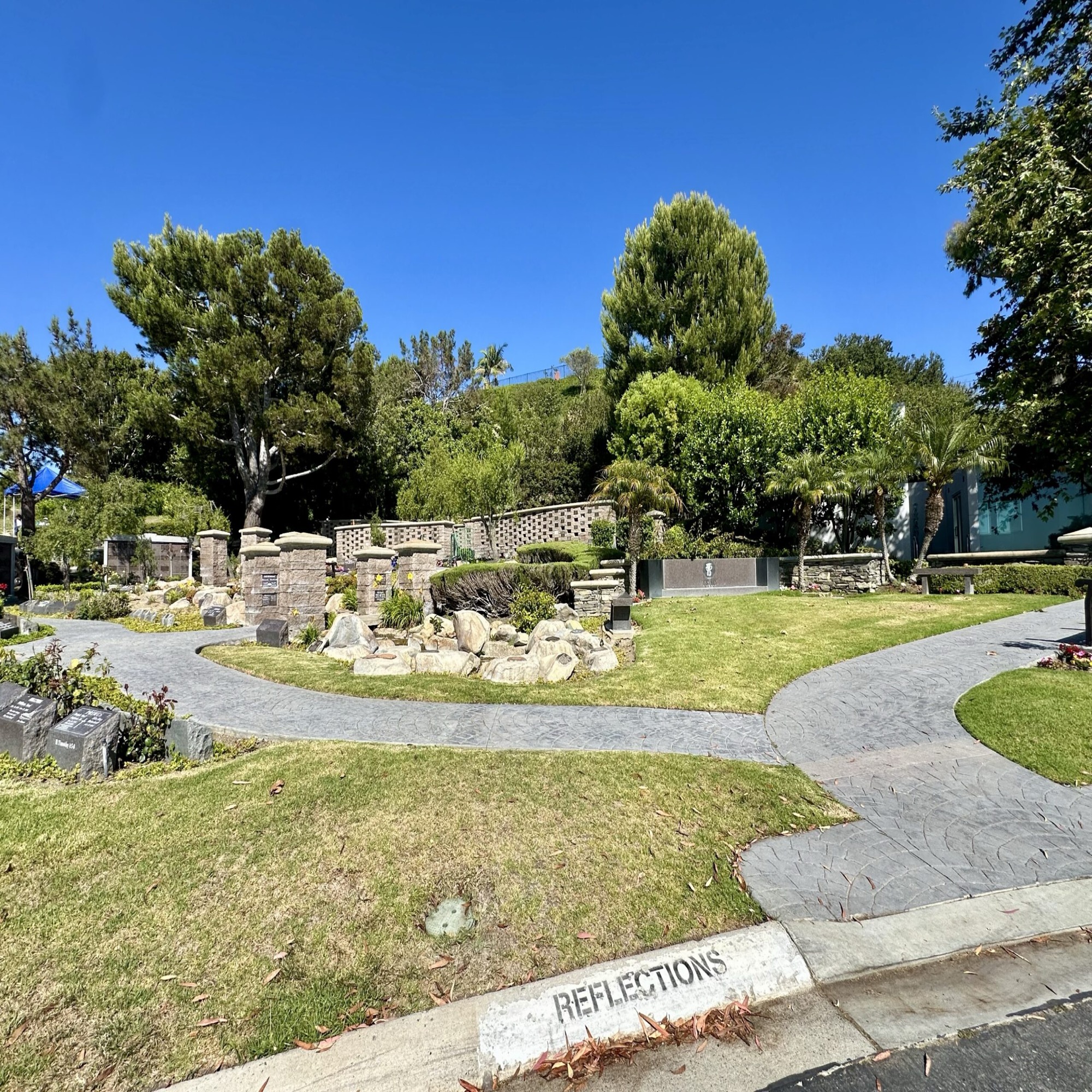 Companion deluxe gated niche in Reflection Cremation Gardens