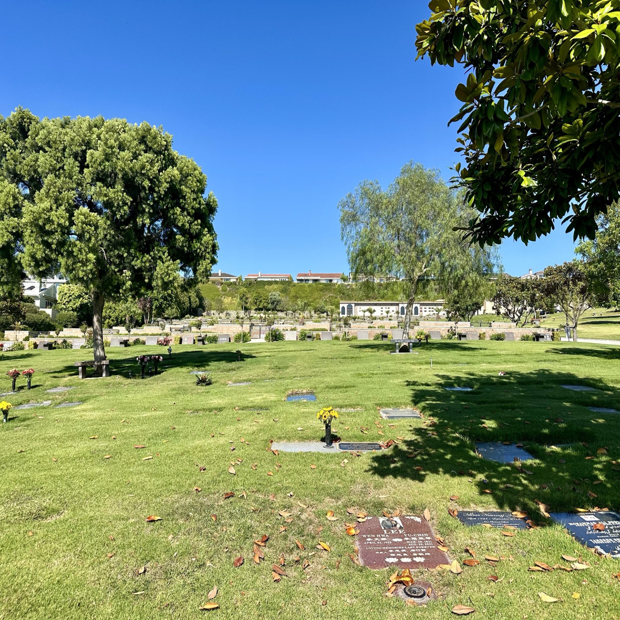 Double grave with package in Lido Terrace