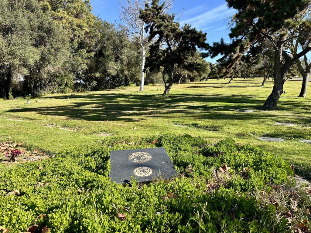Bayer Cemetery Brokers El Camino Memorial Park Cemetery Moose Defending Circle