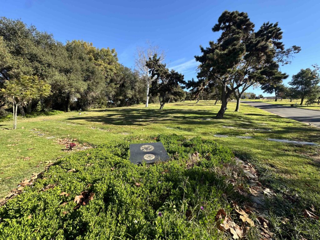 Bayer Cemetery Brokers El Camino Memorial Park Cemetery Moose Defending Circle