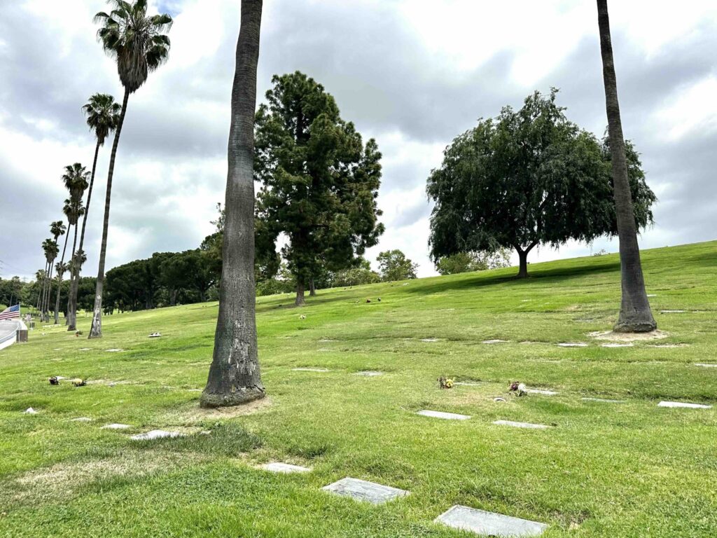 Garden of Remembrance Rose Hills Memorial Park Whittier-Bayer Cemetery Brokers