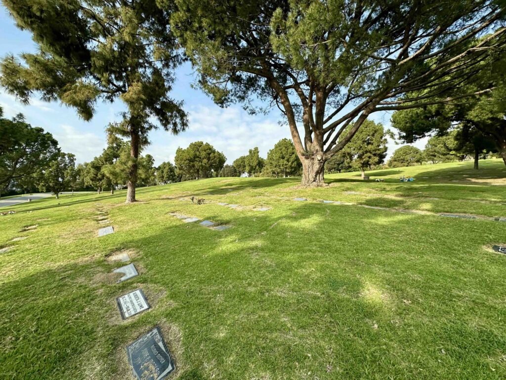 Primrose Lawn Rose Hills Memorial Park Whittier-Bayer Cemetery Brokers