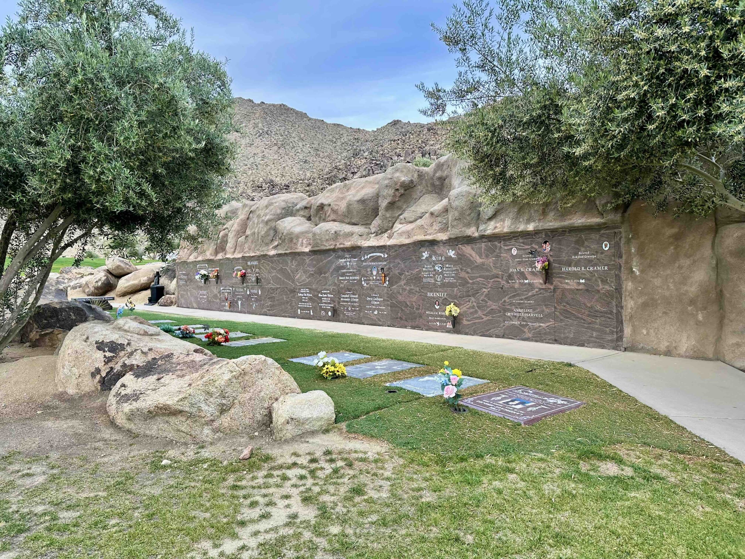 Deluxe companion mausoleum crypt in Eternal Rocks